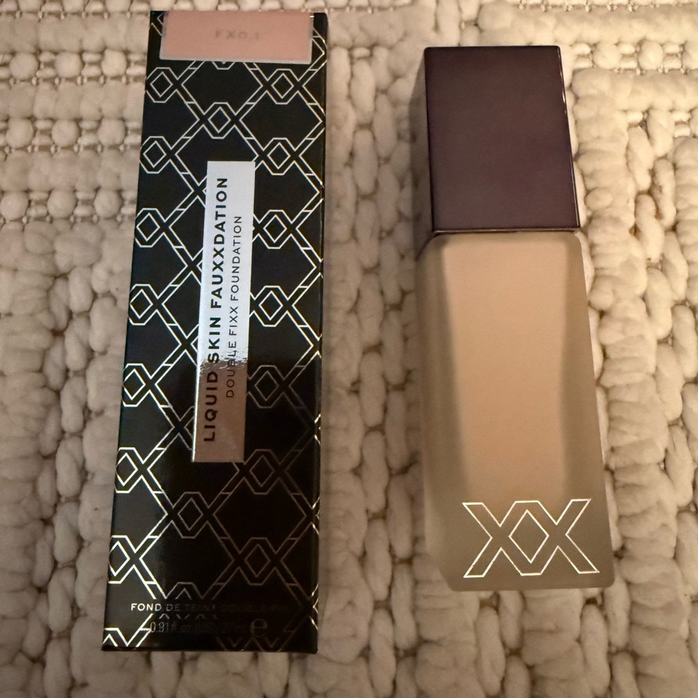 Revolution Liquid Skin Fauxx Foundation - fair